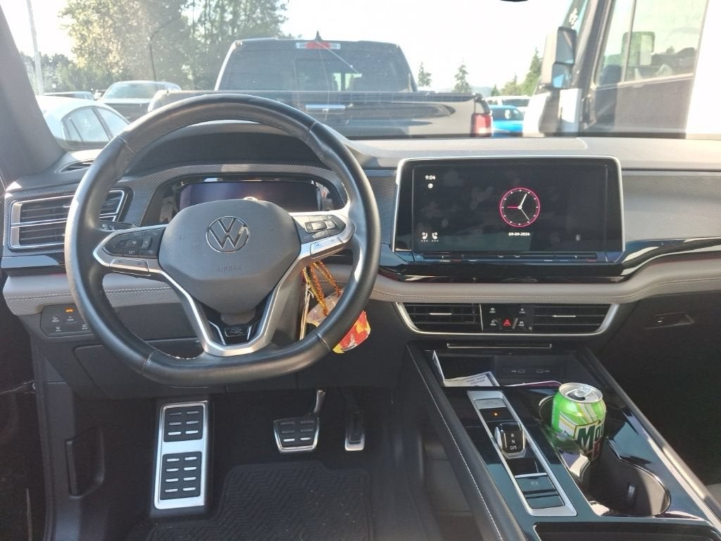 2024 Volkswagen Atlas Cross Sport 2.0T SEL R-Line