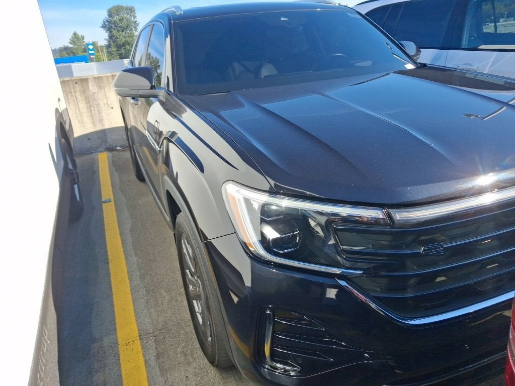 2024 Volkswagen Atlas Cross Sport 2.0T SEL R-Line