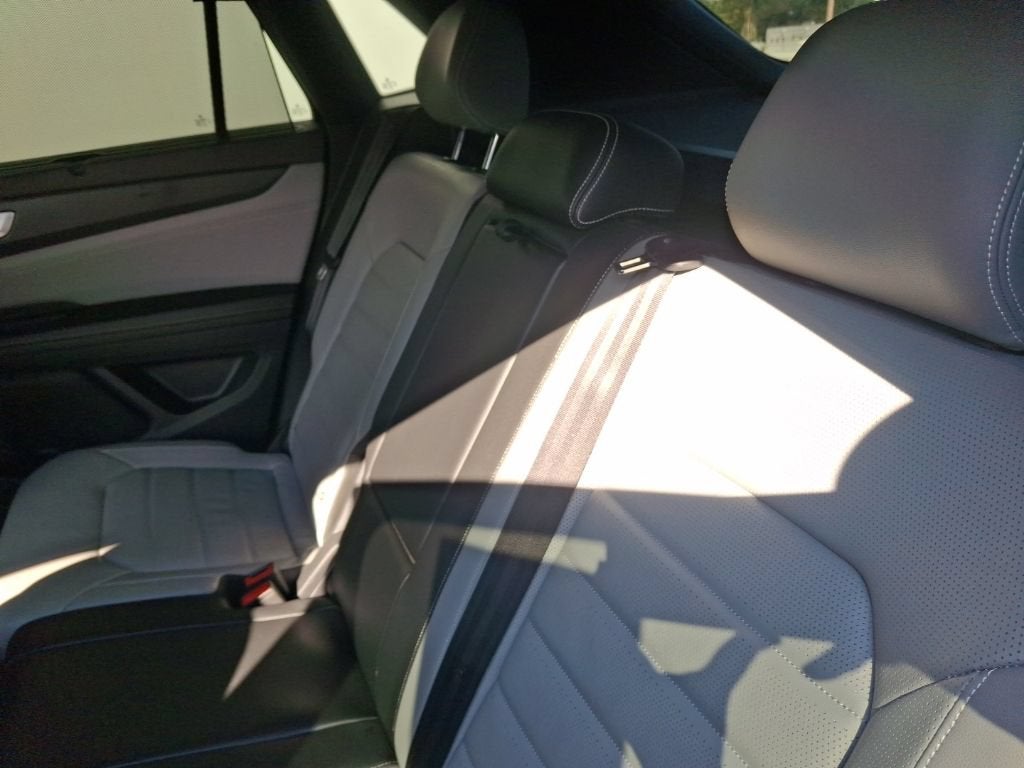 2024 Volkswagen Atlas Cross Sport 2.0T SEL R-Line