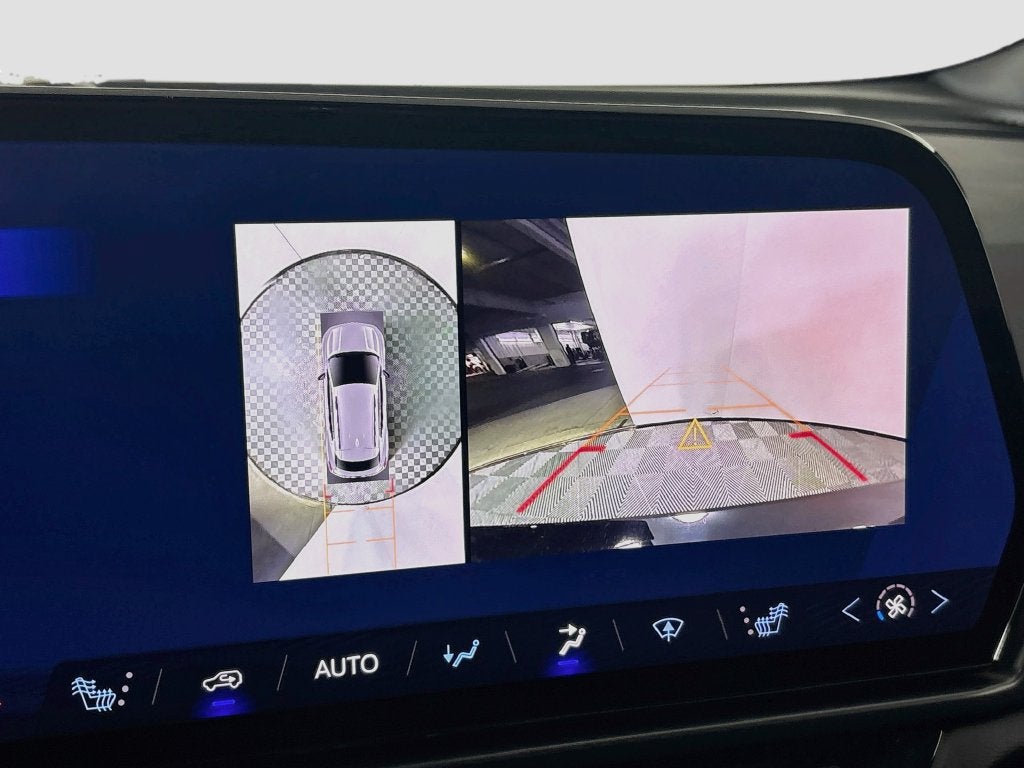 2024 Chevrolet Equinox EV Launch Edition - Photo 16