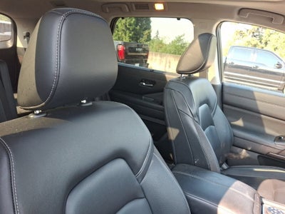 2023 Nissan Pathfinder SL 4WD