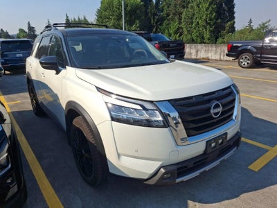 2023 Nissan Pathfinder SL 4WD
