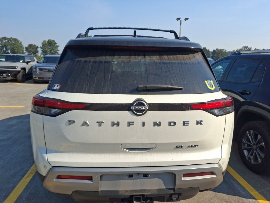 2023 Nissan Pathfinder SL 4WD