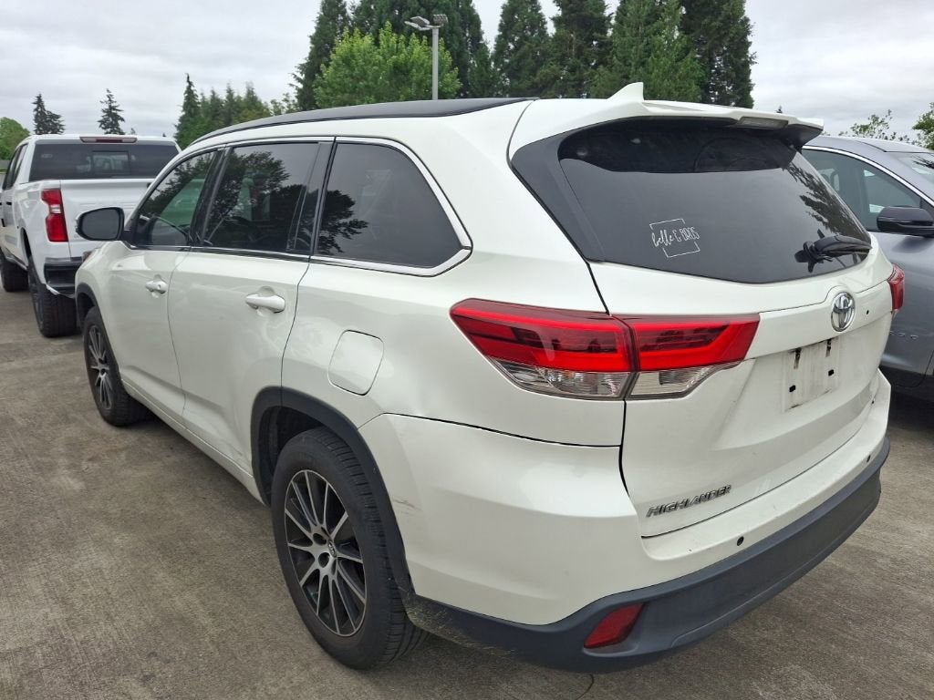 2017 Toyota Highlander SE
