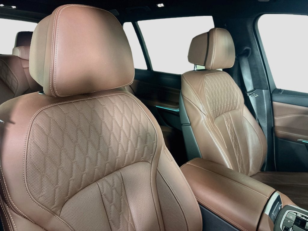 2021 BMW X7 M50i