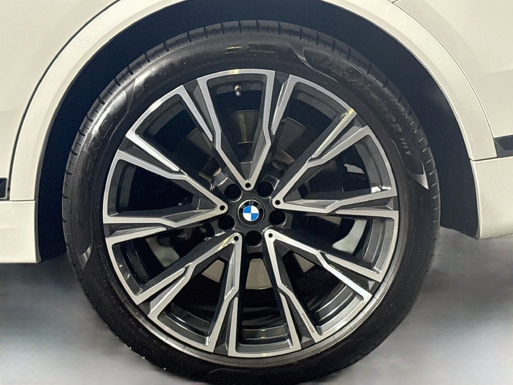 2021 BMW X7 M50i