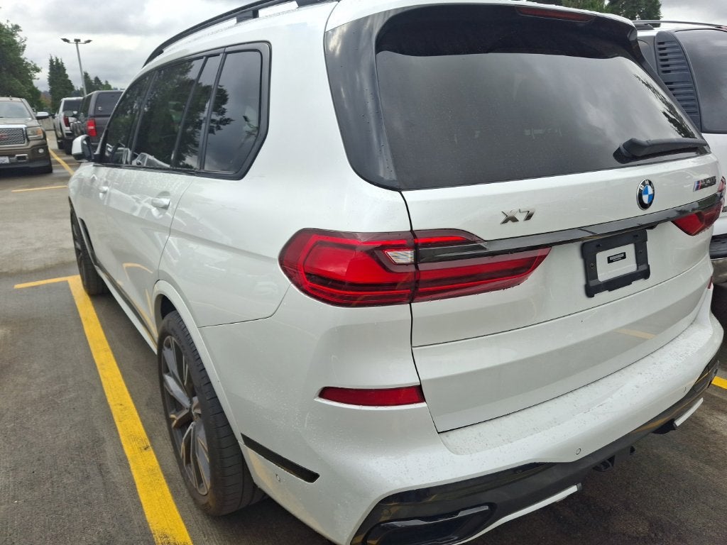 2021 BMW X7 M50i