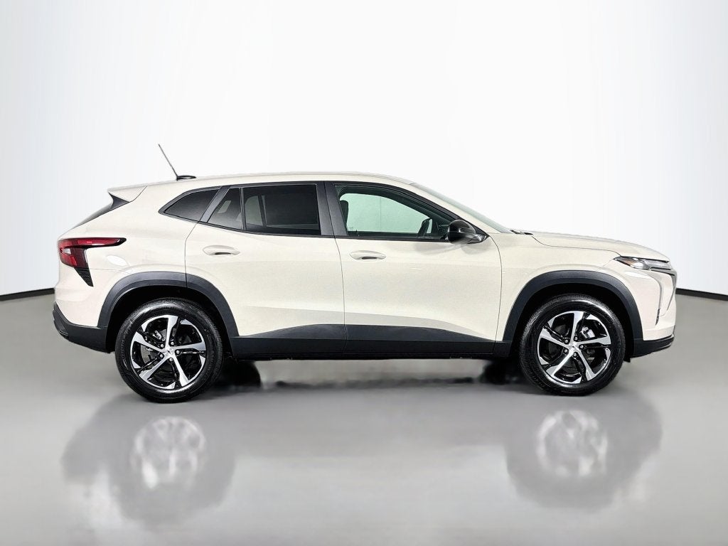 2026 Chevrolet Trax RS - Photo 8