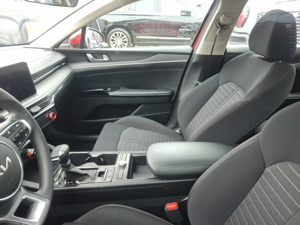 2025 Kia K5 LXS